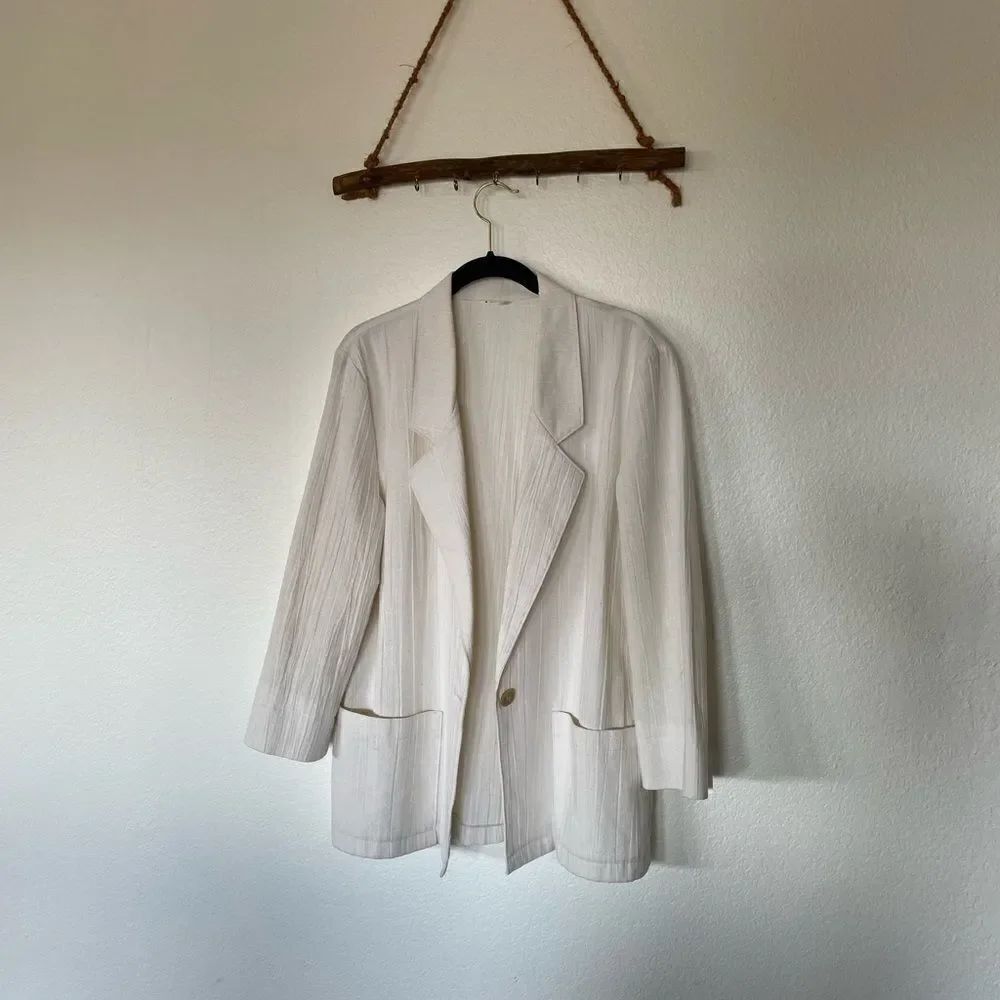 White textured  blazer - Picture 2 of 6